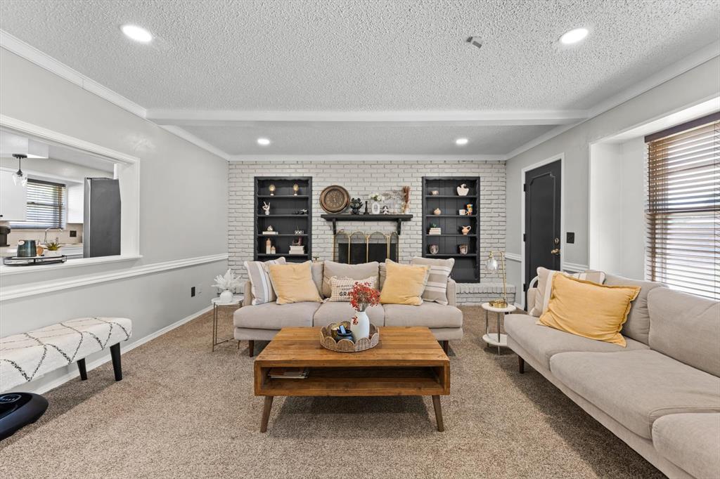 6424 N Sterling Drive Property Photo 4