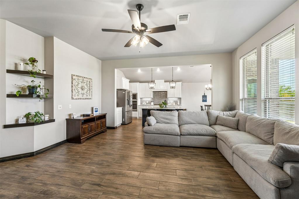11245 Nw 135th Street Property Photo 4