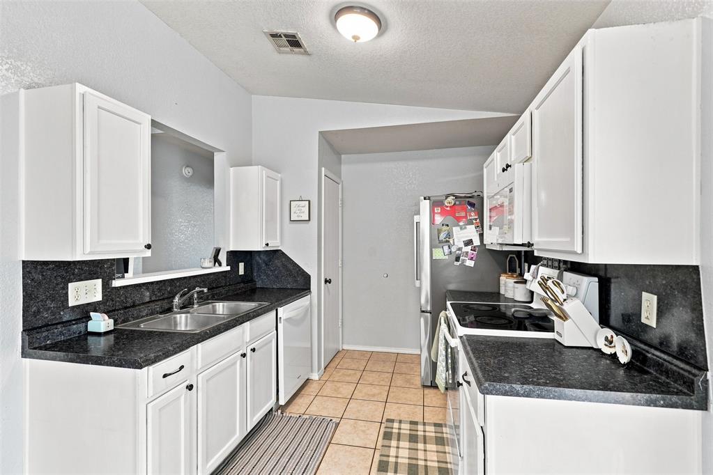 2417 Desert Willow Terrace Property Photo 10