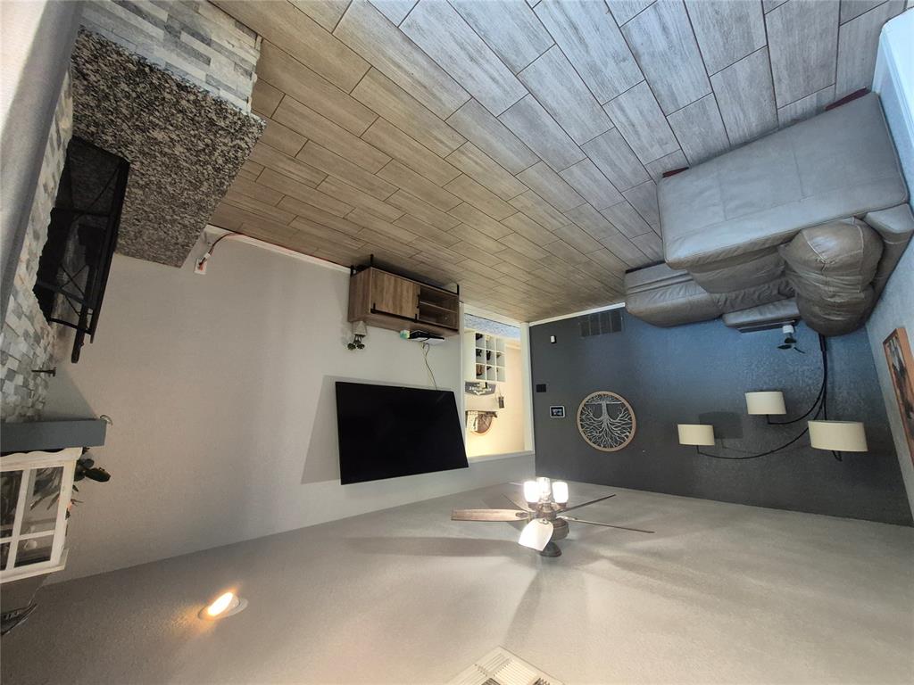 10448 Exter Avenue Property Photo 6