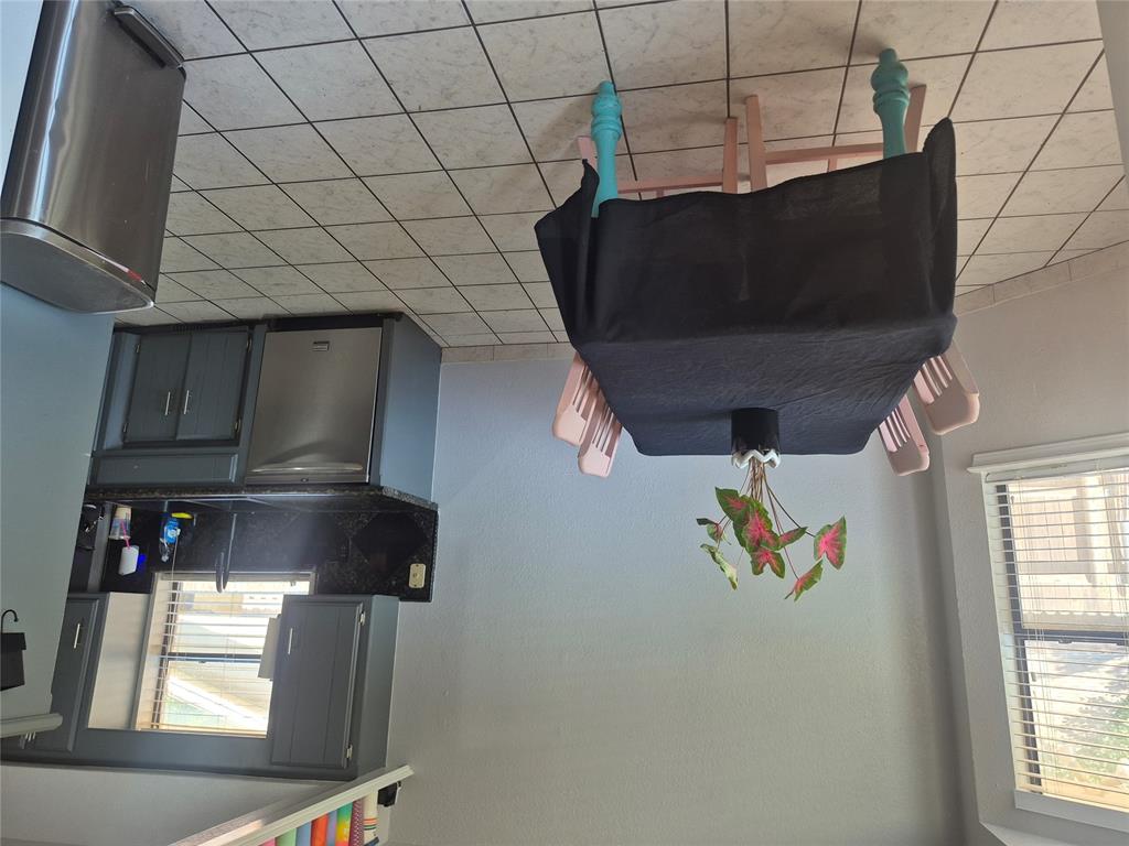 10448 Exter Avenue Property Photo 9