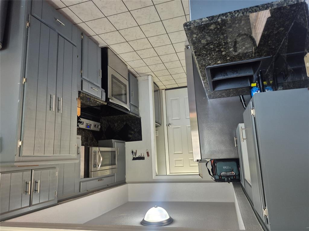 10448 Exter Avenue Property Photo 10