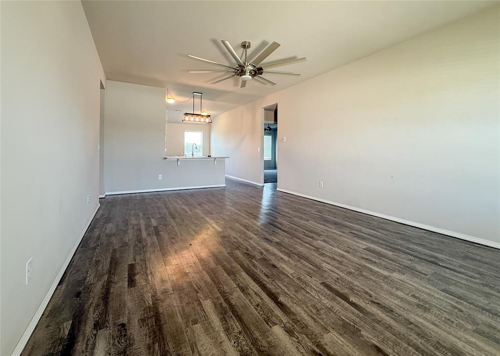 528 Fox Burrow Lane Property Photo 4