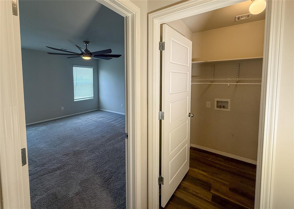 528 Fox Burrow Lane Property Photo 13