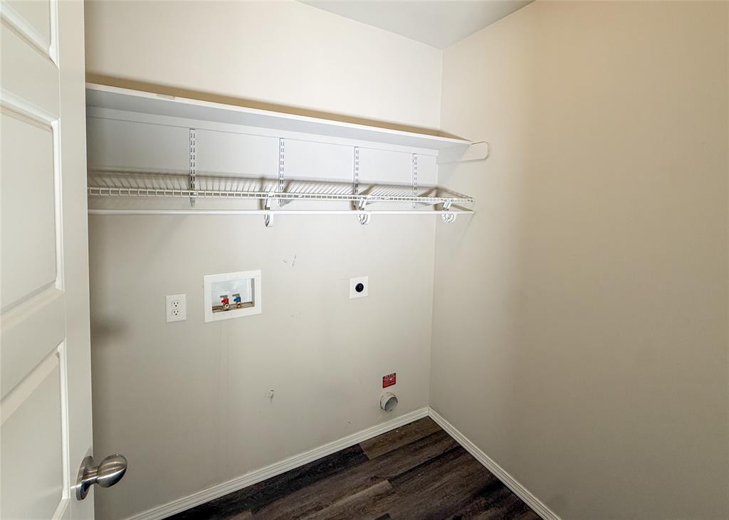 528 Fox Burrow Lane Property Photo 14