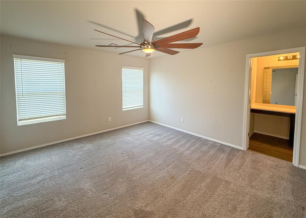 528 Fox Burrow Lane Property Photo 15
