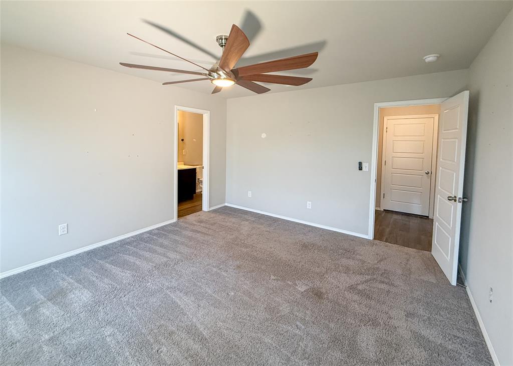 528 Fox Burrow Lane Property Photo 16