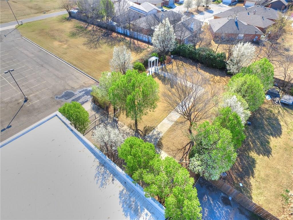 9101 S Robinson Avenue Property Photo 35