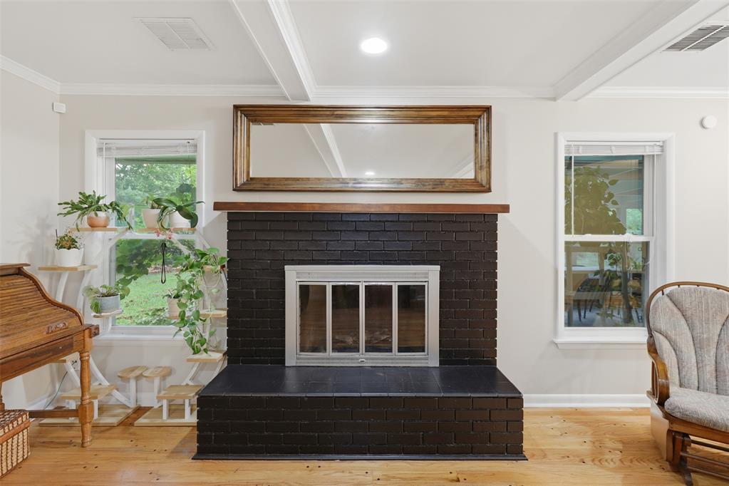 2311 W 10th Avenue Property Photo 8