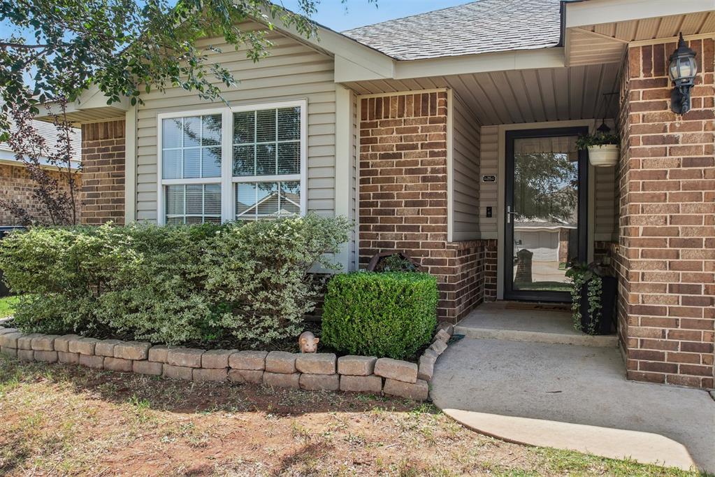 9613 Lauren Drive Property Photo 3