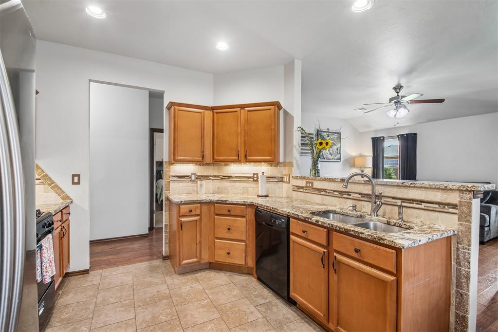 9613 Lauren Drive Property Photo 11