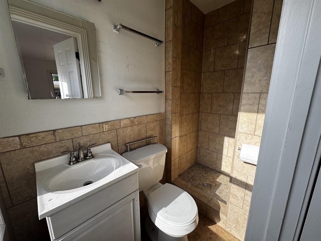 111 E Dale Street Property Photo 8
