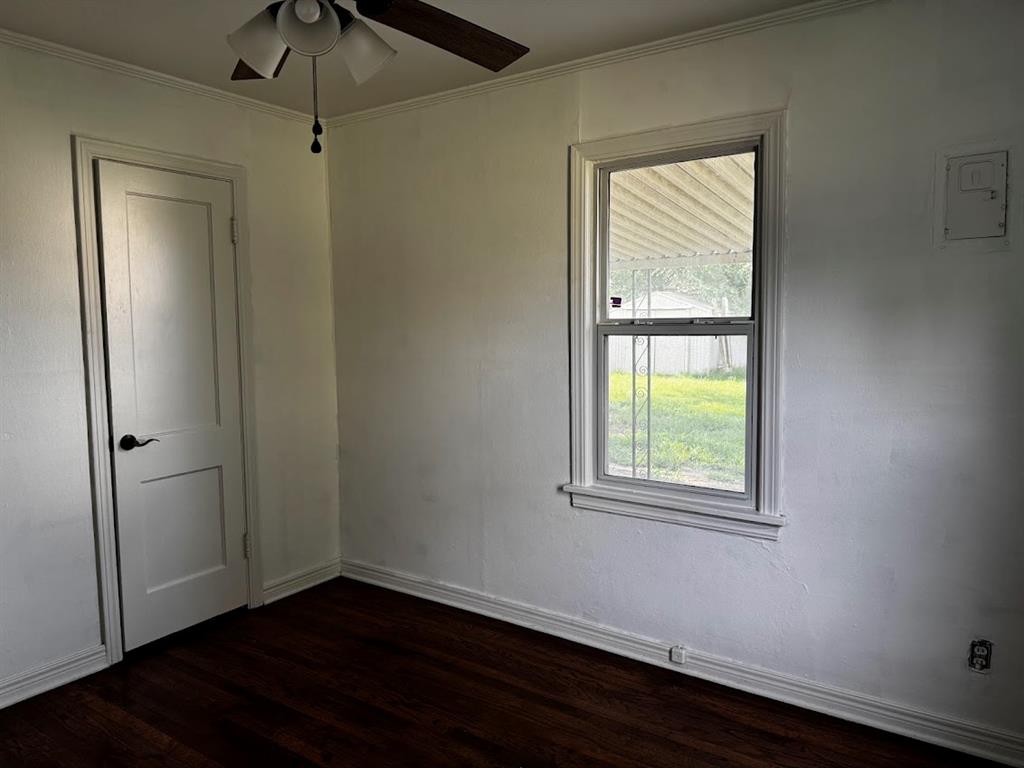 111 E Dale Street Property Photo 11