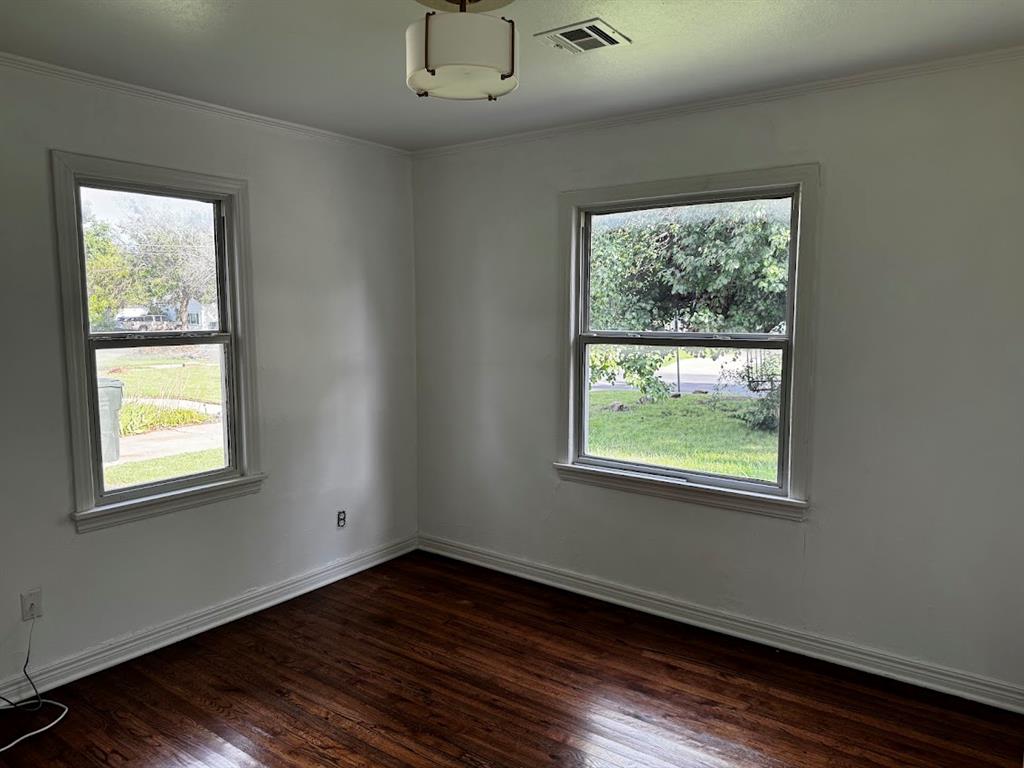 111 E Dale Street Property Photo 12