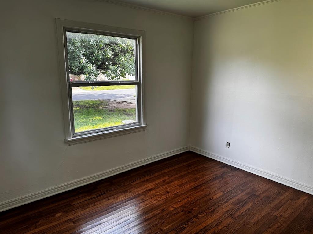 111 E Dale Street Property Photo 13