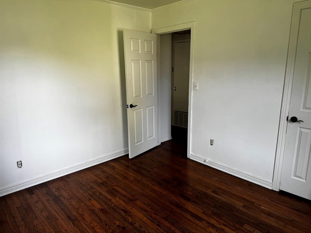 111 E Dale Street Property Photo 14