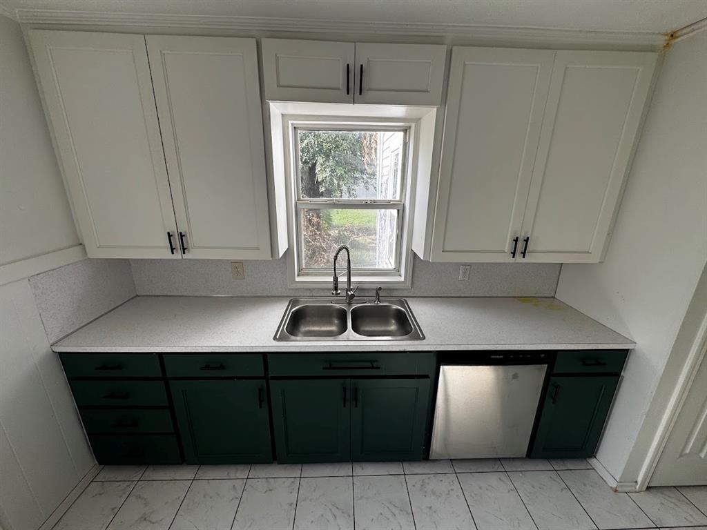 111 E Dale Street Property Photo 23