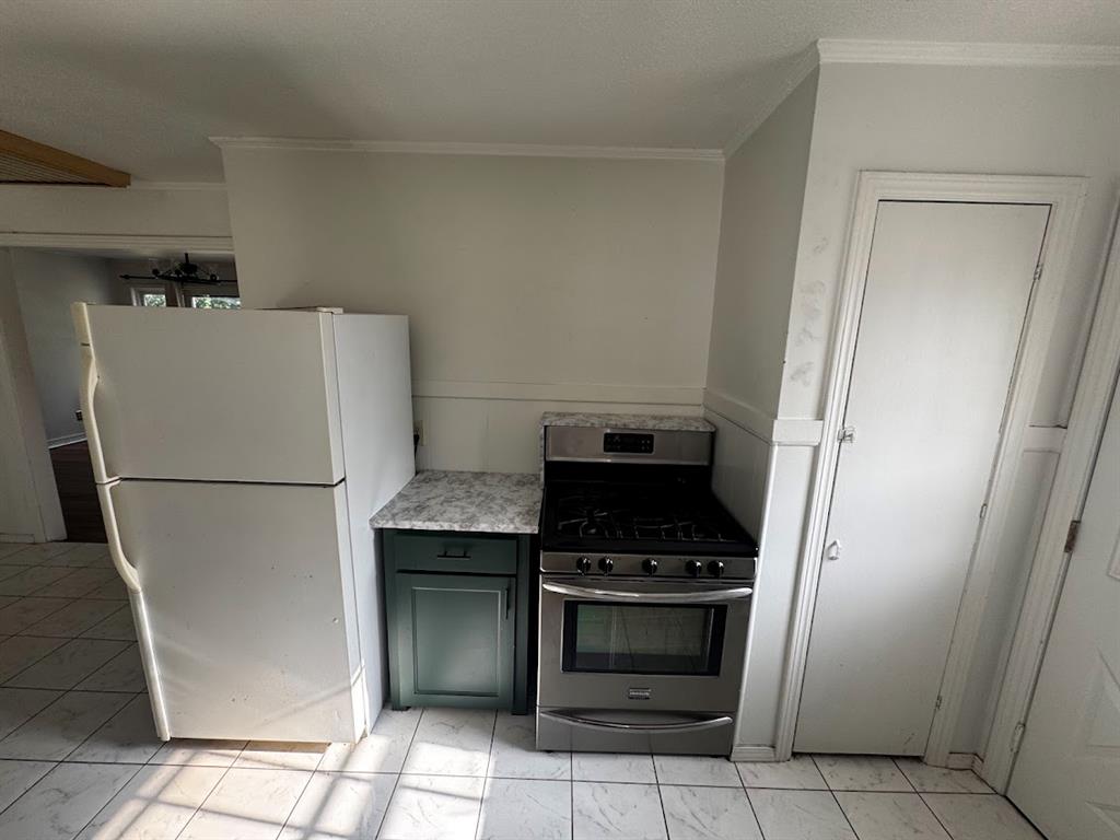 111 E Dale Street Property Photo 24