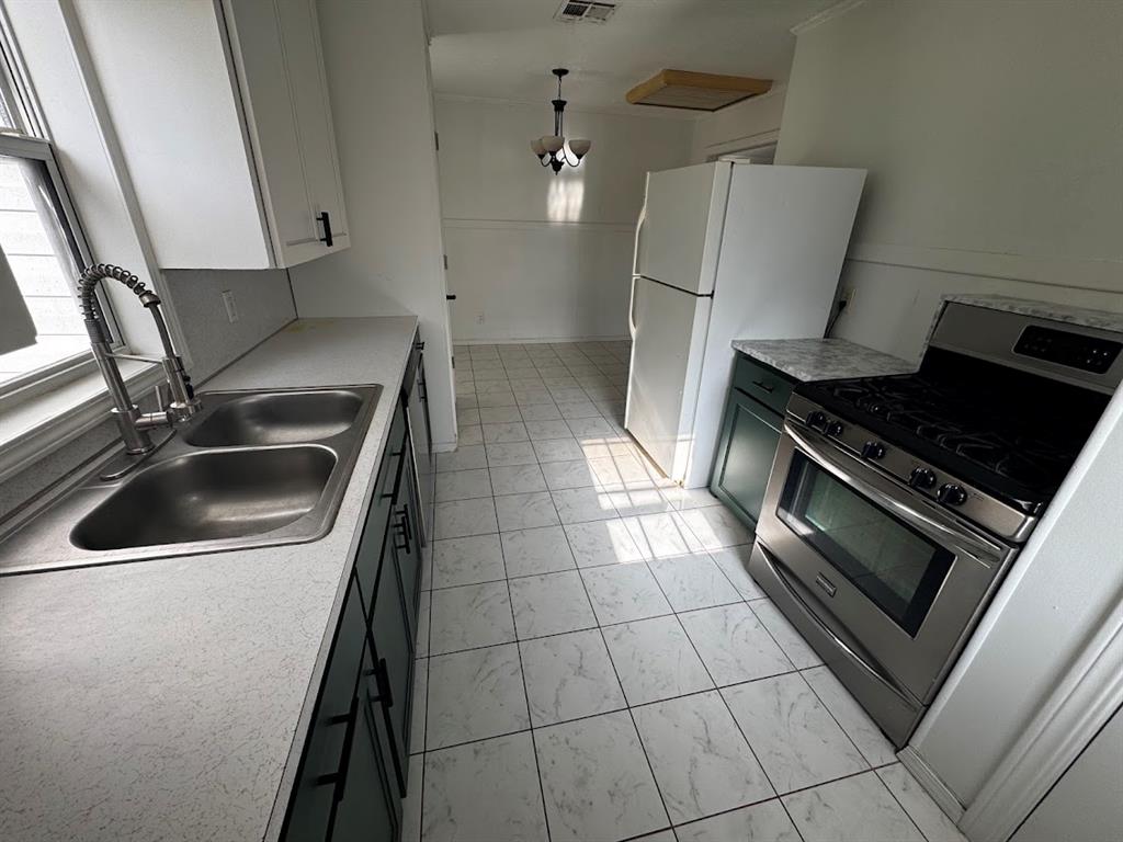 111 E Dale Street Property Photo 25