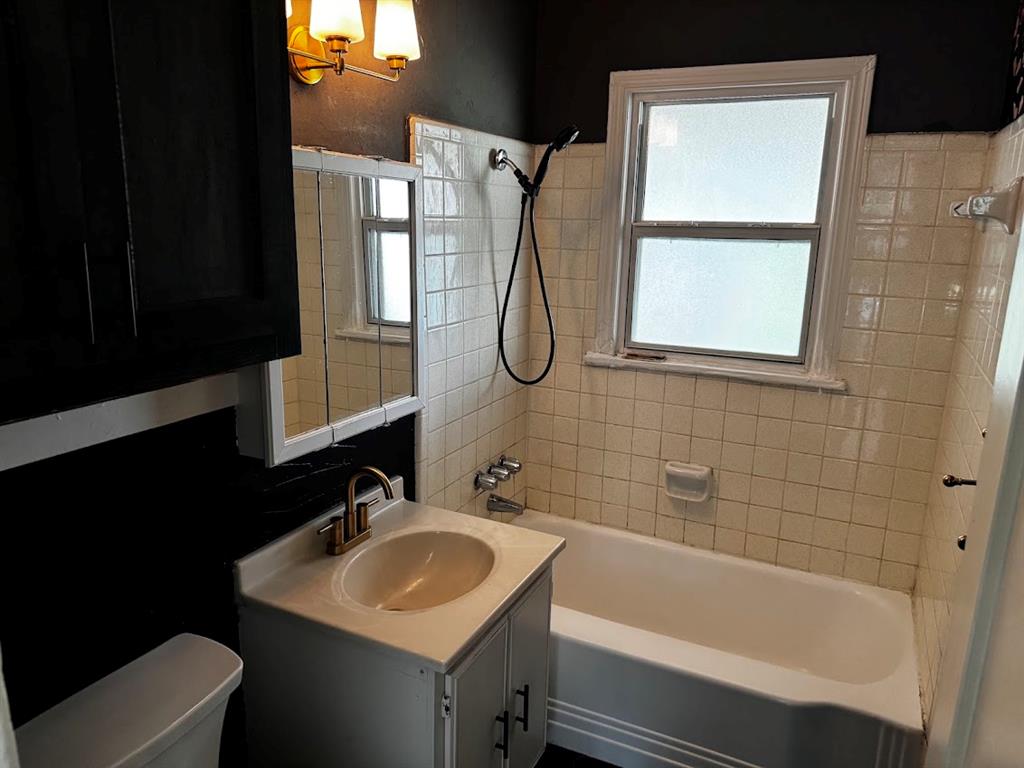 111 E Dale Street Property Photo 28