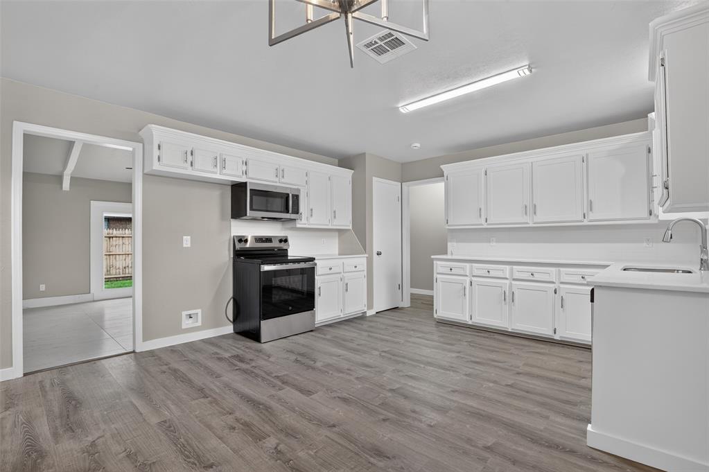 1101 Sw 98th Street Property Photo 8