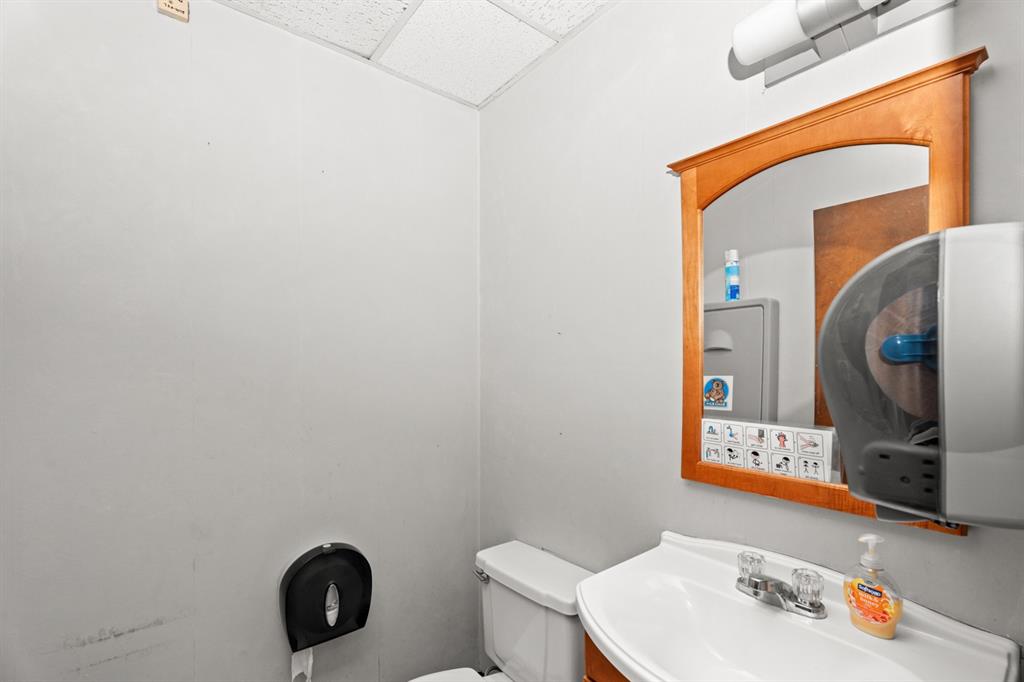 1212 S Air Depot Boulevard 17 & 19 Property Photo 35