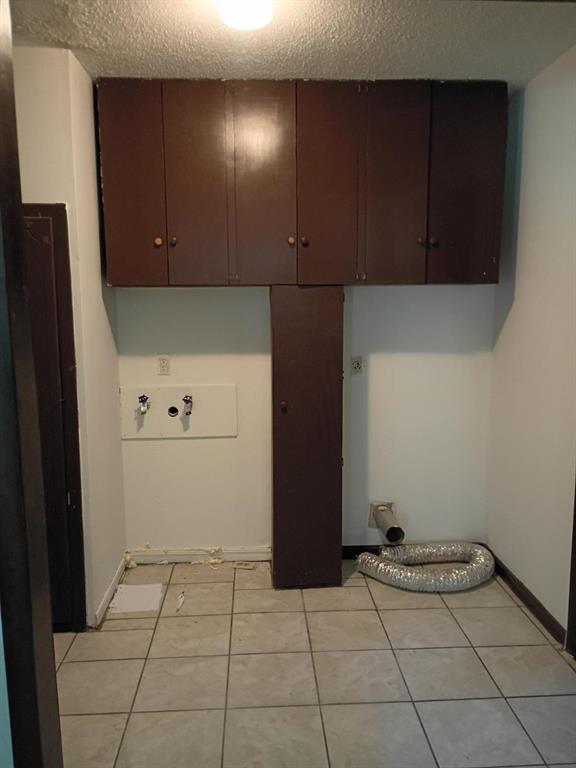 8713 S Hillcrest Drive Property Photo 5