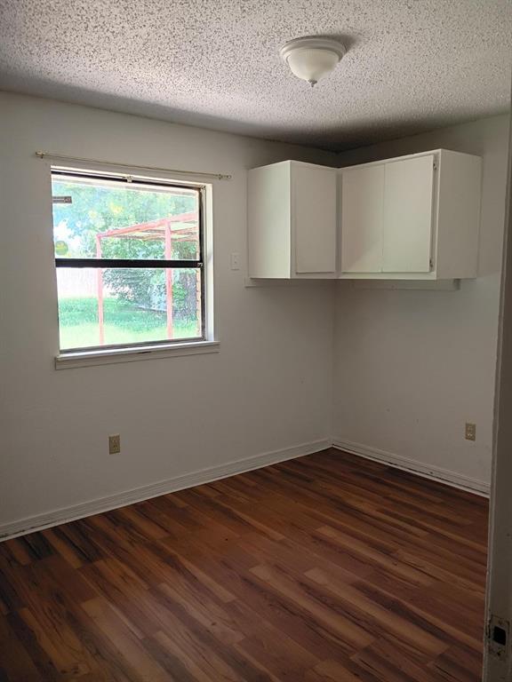 8713 S Hillcrest Drive Property Photo 8