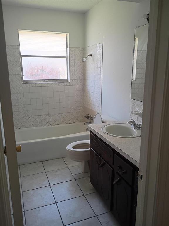 8713 S Hillcrest Drive Property Photo 13