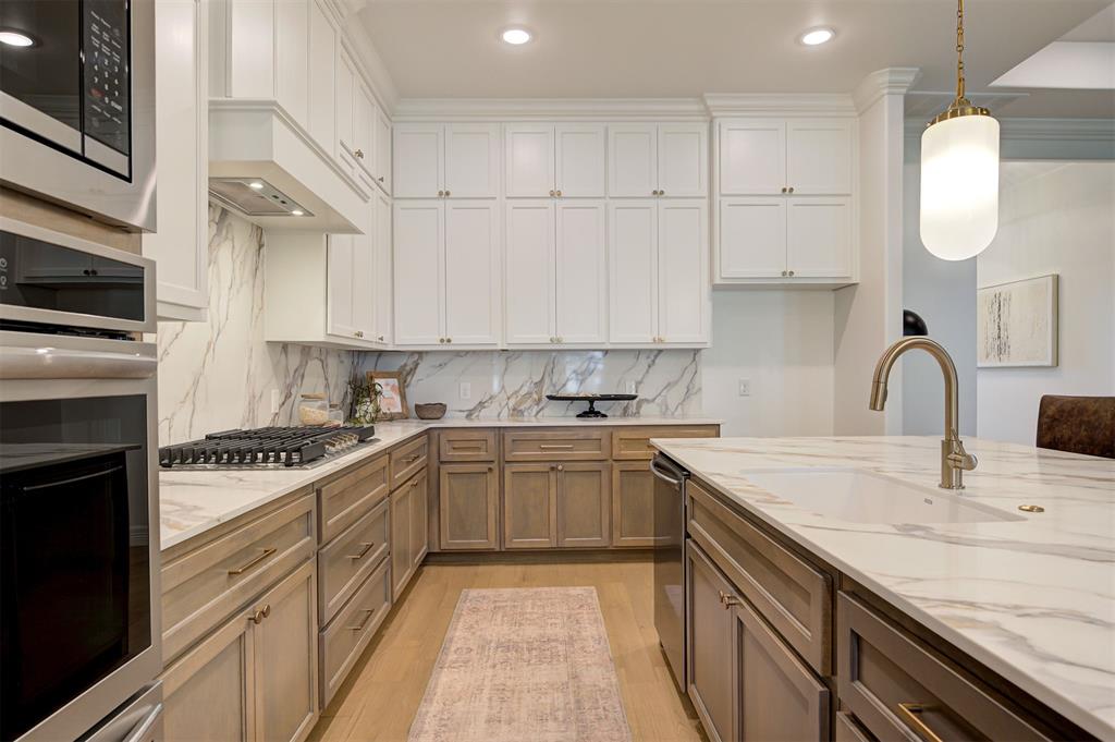 3349 Bourgogne Street Property Photo 13