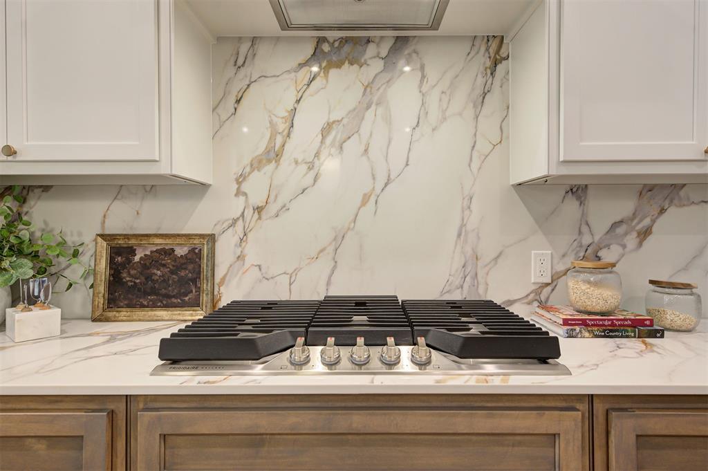 3349 Bourgogne Street Property Photo 14