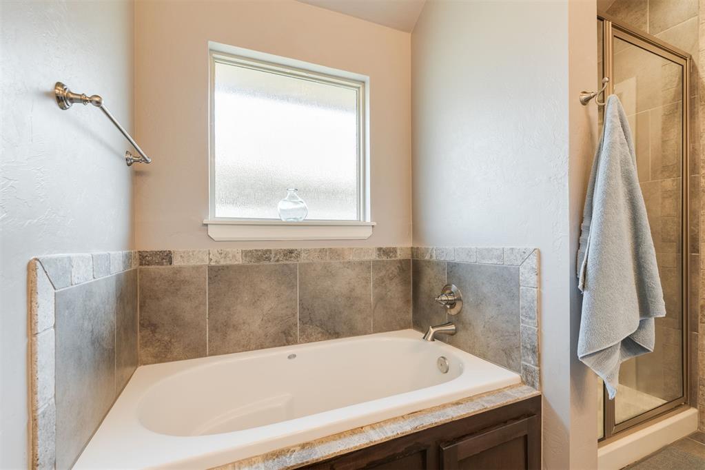 3909 Brougham Way Property Photo 27