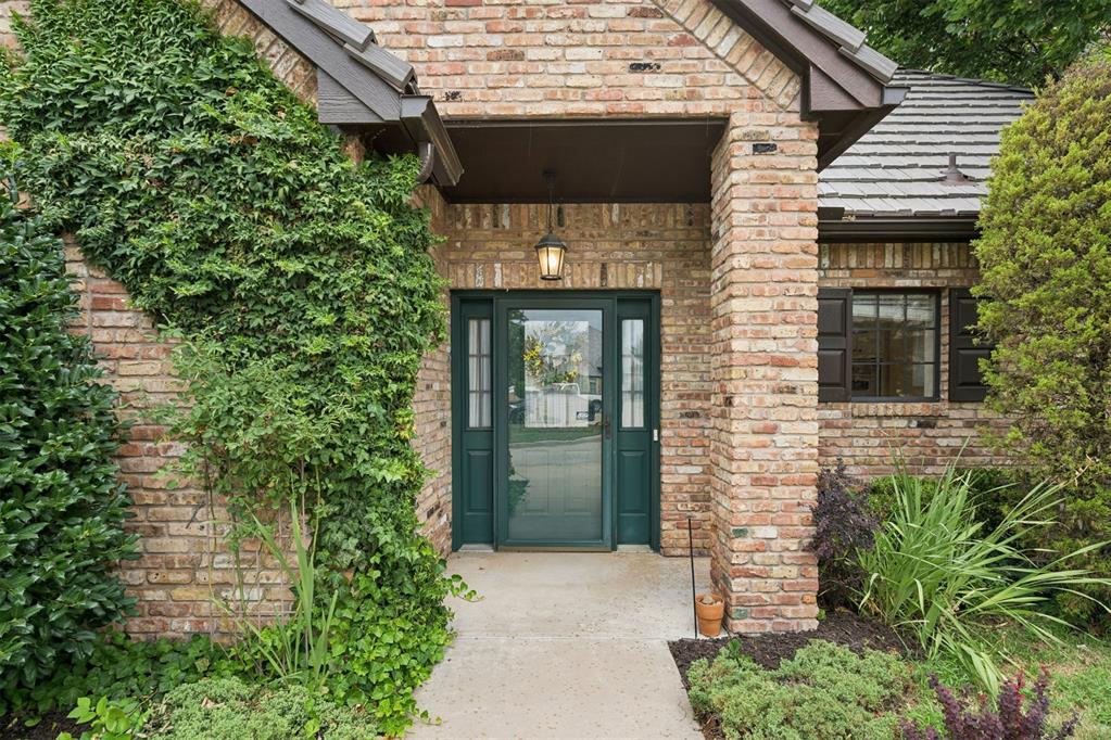 3132 Millbrook Square Property Photo 4