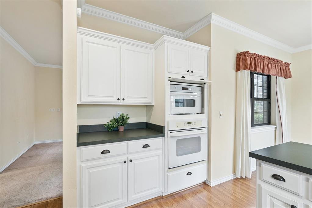 3132 Millbrook Square Property Photo 16