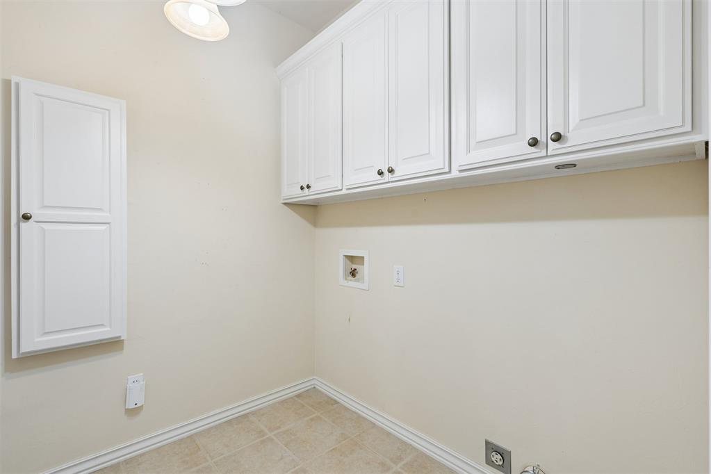 3132 Millbrook Square Property Photo 31