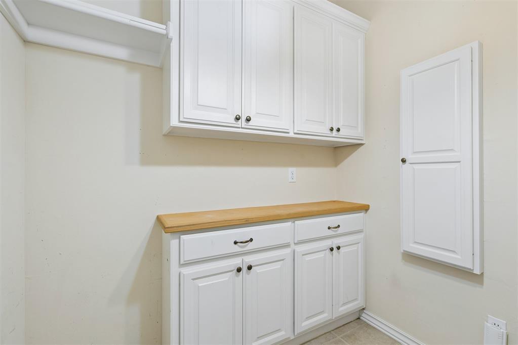 3132 Millbrook Square Property Photo 32