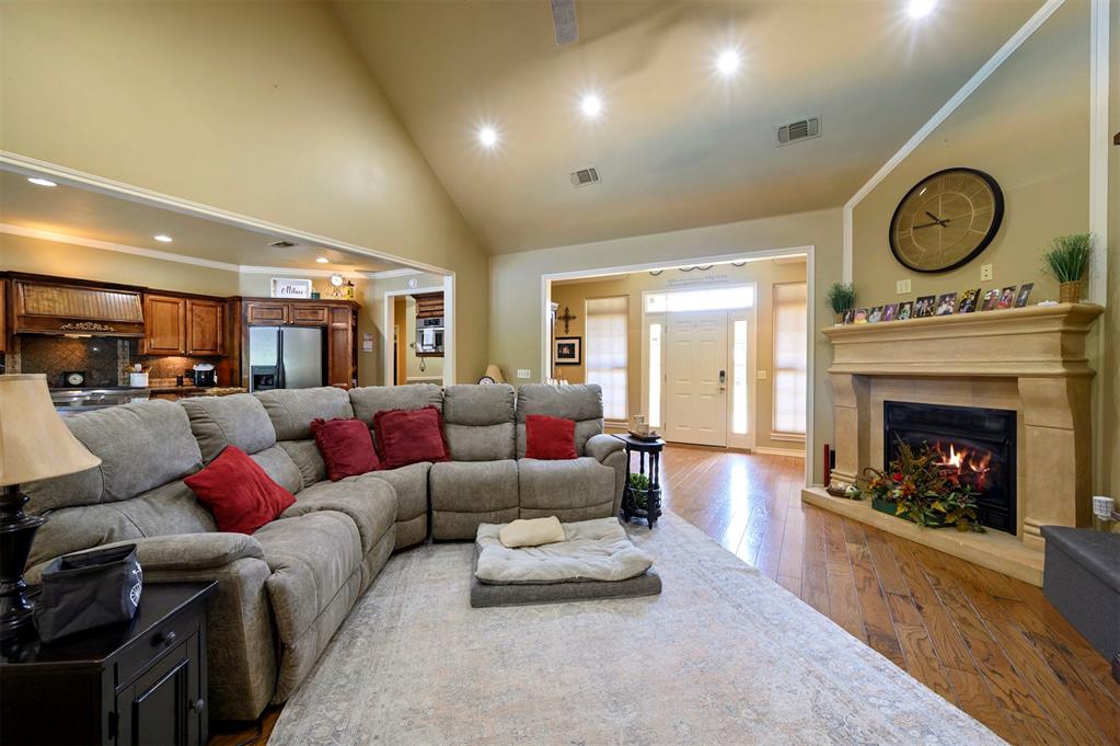 803 Oak Brook Drive Property Photo 6