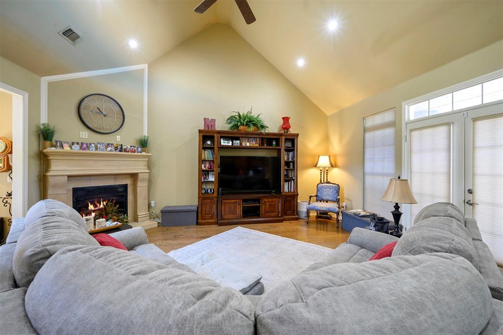 803 Oak Brook Drive Property Photo 7
