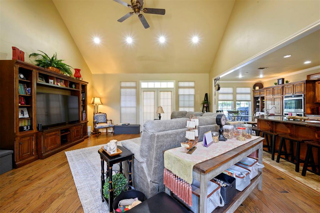 803 Oak Brook Drive Property Photo 8