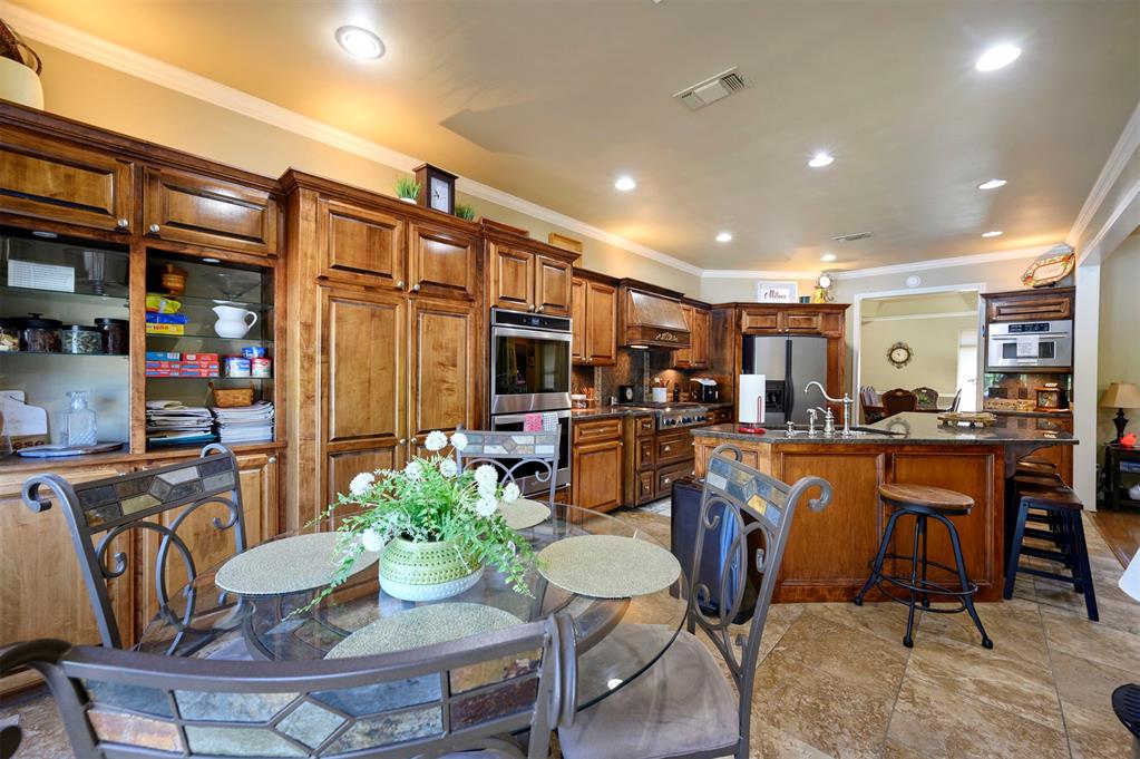 803 Oak Brook Drive Property Photo 10