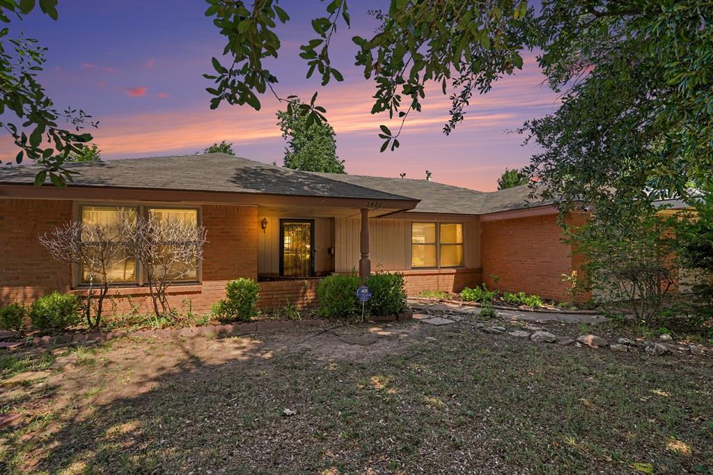 1421 Magdalena Drive Property Photo 1