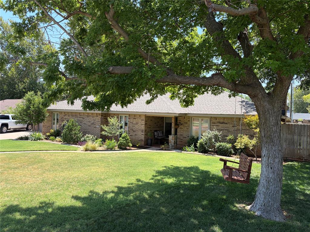 1510 W E Avenue Property Photo 1