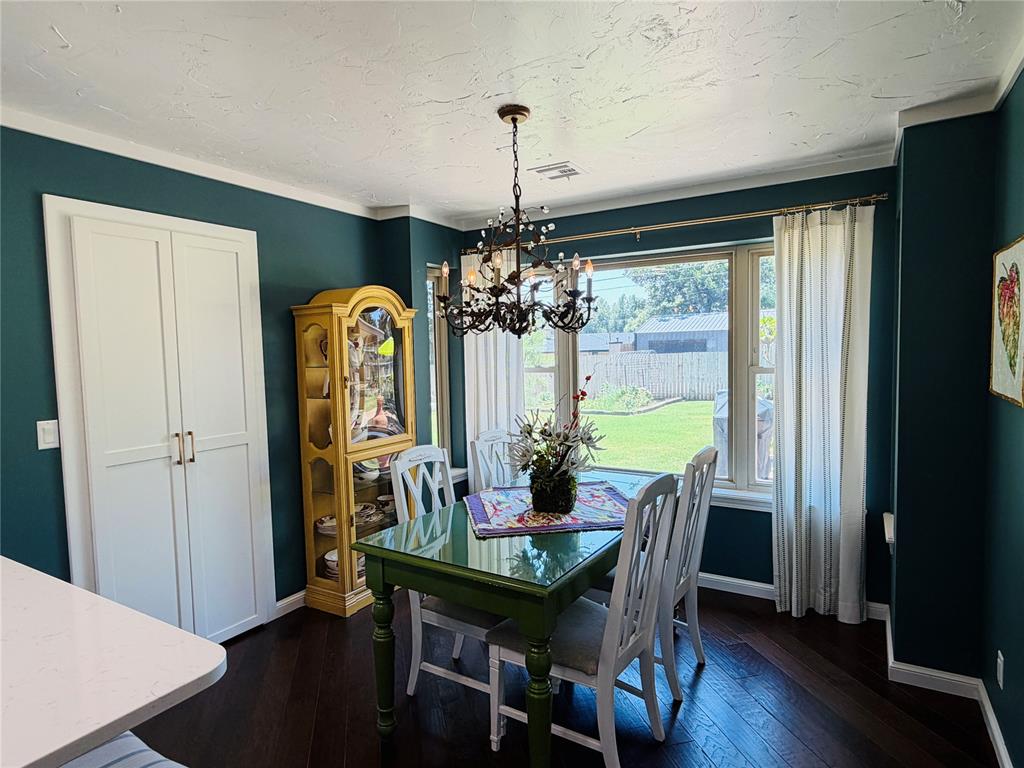 1510 W E Avenue Property Photo 17