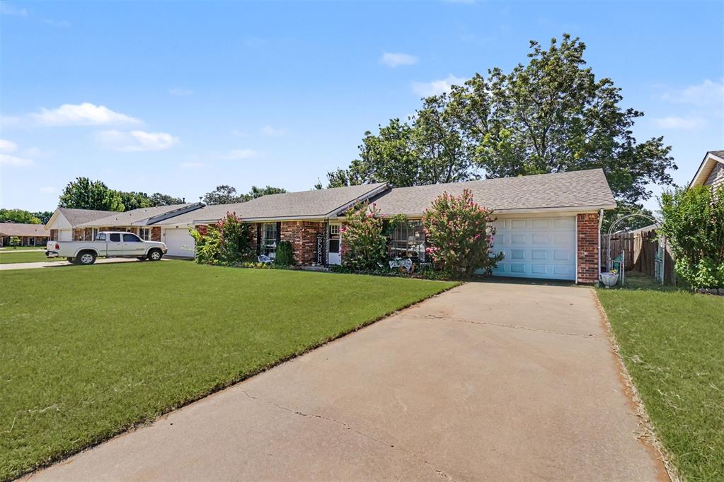 404 Kimberly Drive Property Photo 3