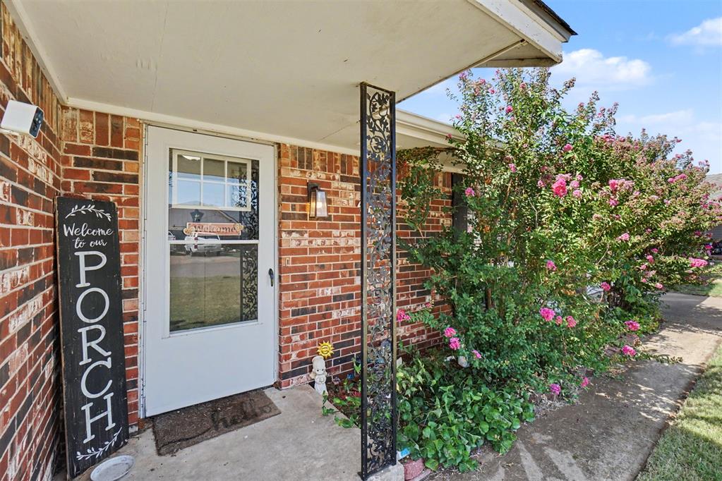 404 Kimberly Drive Property Photo 5