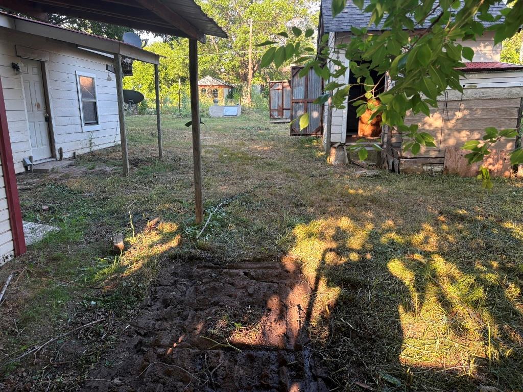 219 E Hickory Street Property Photo 5