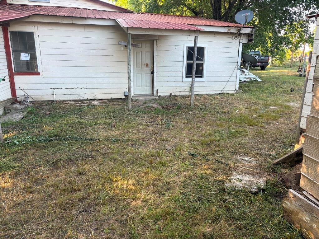 219 E Hickory Street Property Photo 6