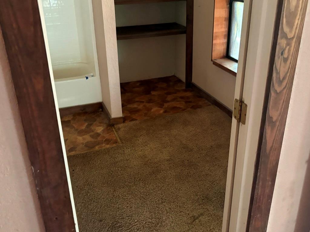 219 E Hickory Street Property Photo 9