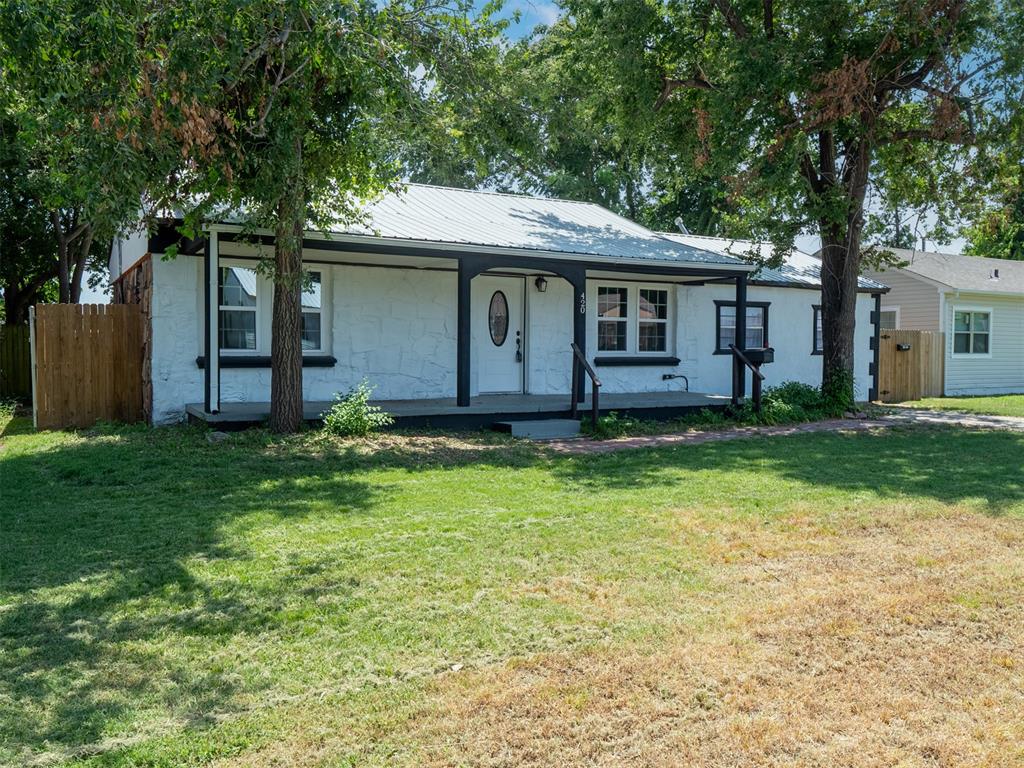 420 W Johnson Street Property Photo 2