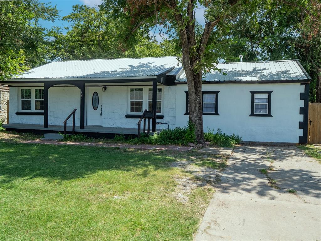 420 W Johnson Street Property Photo 3